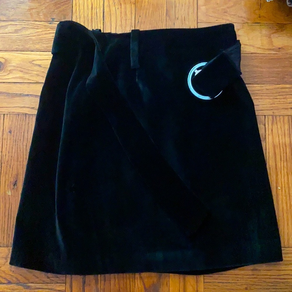 Banana republic black skirt with belt size: 2